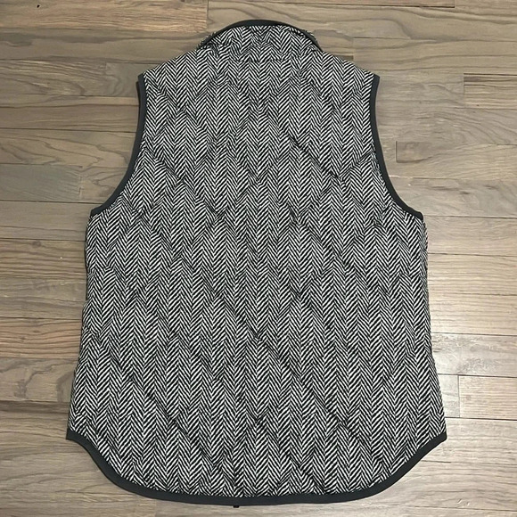 J. Crew Quilted Herringbone Puffer Vest. Gray. Size Small. Excellent condition! - Picture 3 of 7
